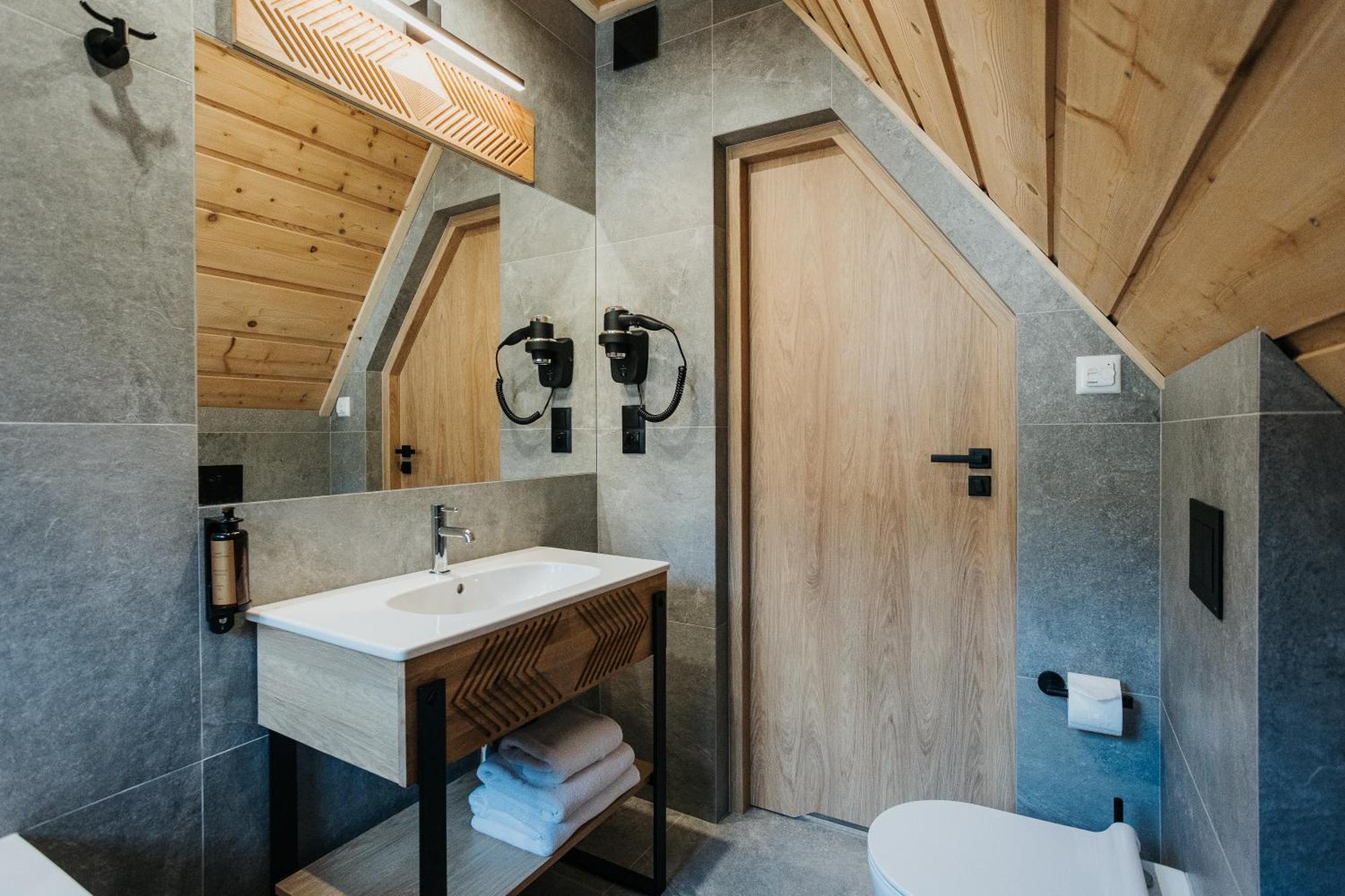 Apartament z balkonem
