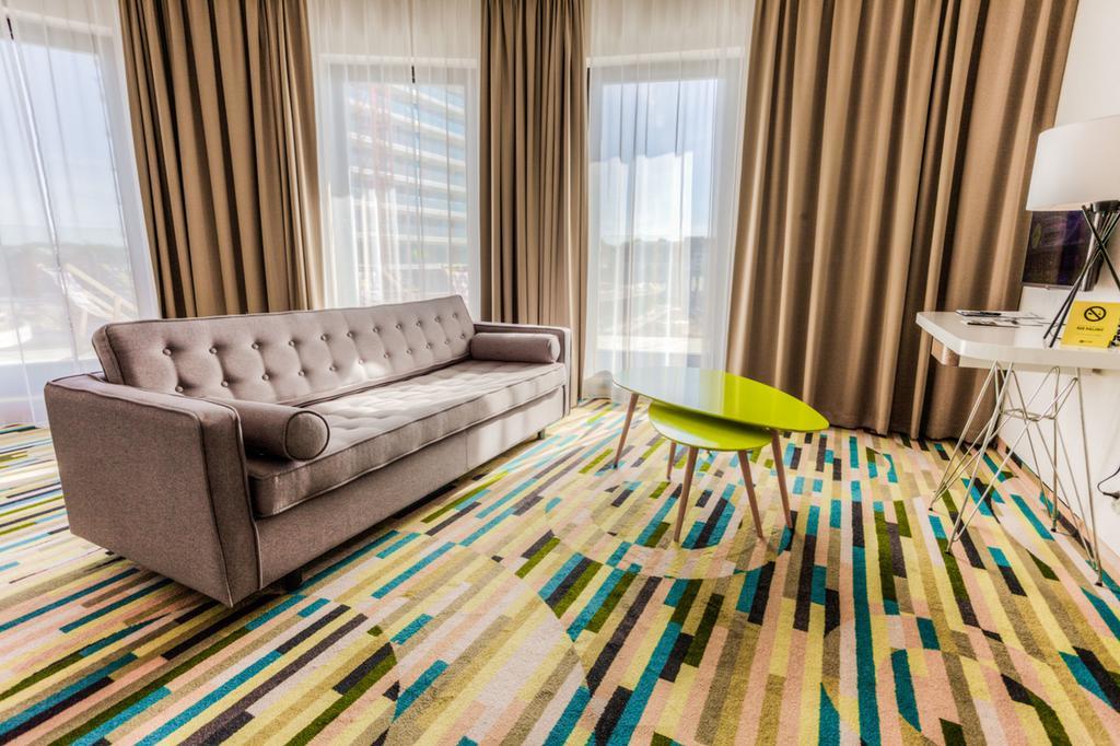Apartament typu Deluxe z częściowym widokiem na morze