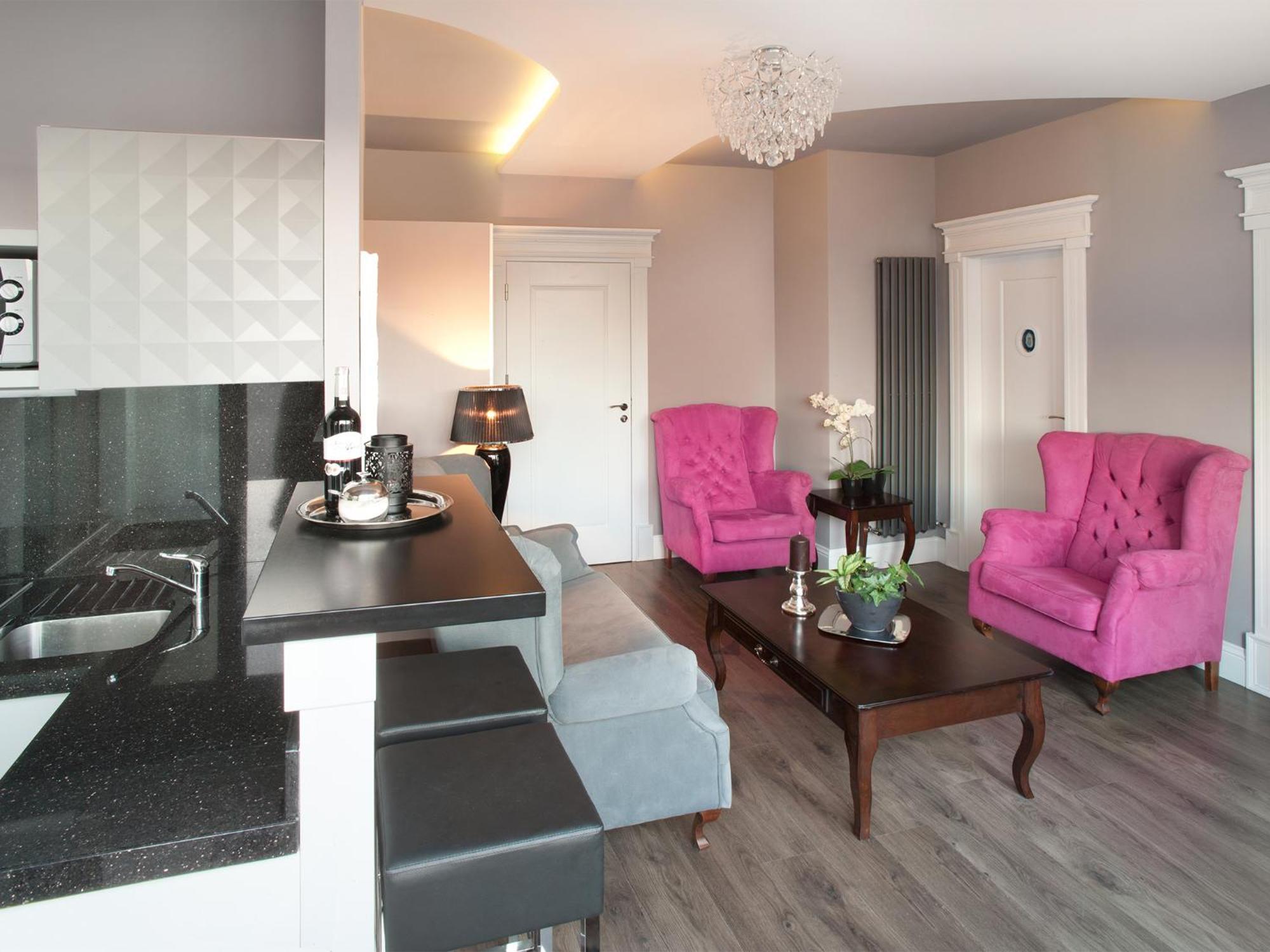 Apartment (4 Adults),825024194:JPEG