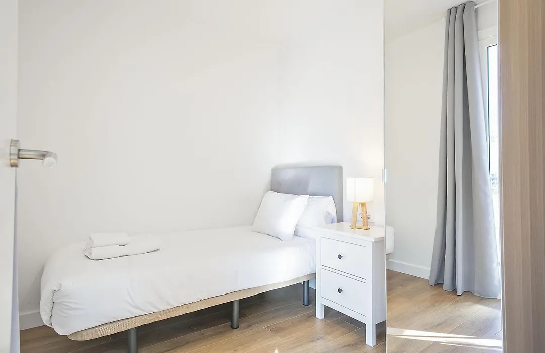 The White Flats Les Corts-1