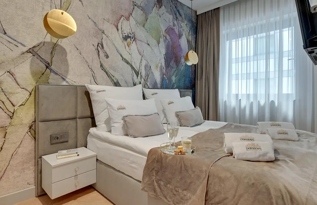 Deo Plaza Boutique Apartments By Downtown Apartments-1