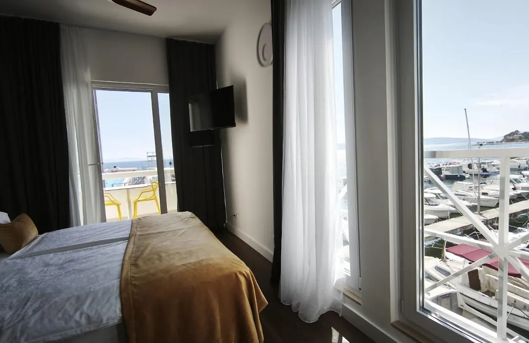Hotel Sustipan-1
