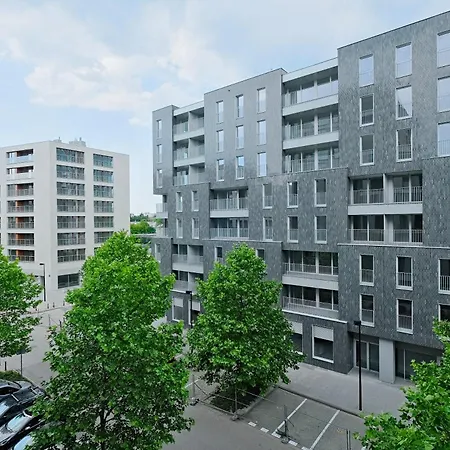 ApartHotel Kolejowa Apartamenty-3