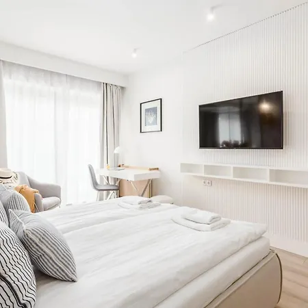 Apartamenty Chmielna 10 - Kompleks Deo - Old Town By Rent Like Home-2