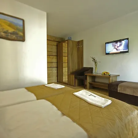 Dom na Skale - Apartamenty w Bieszczadach nad Soliną-2
