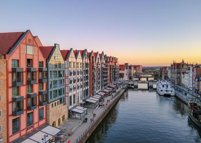 Deo Plaza Premium Suites & Riverside By Downtown Apartments Gdańsk