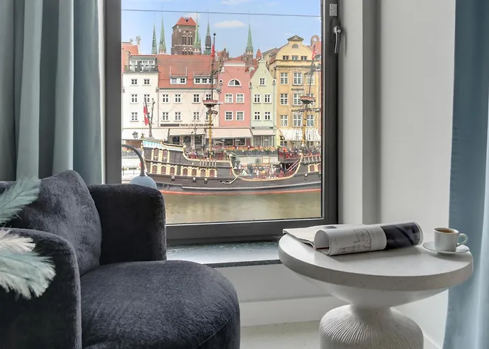 Deo Plaza Premium Suites & Riverside By Downtown Apartments Gdańsk