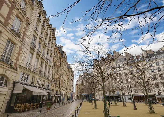 Apartament Cosy & Bright Under The Beams On Place Dauphine Id 319 Paryż